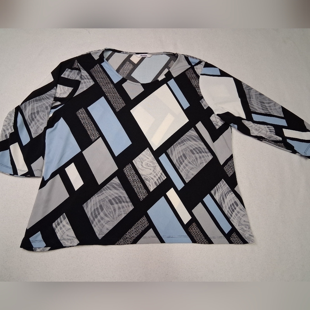 TanJay Black and Blue Geometric Long Sleeve Top